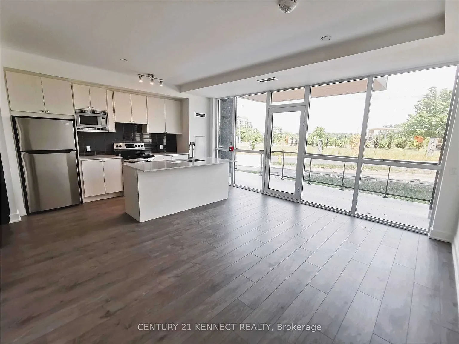 60 George Butchart Dr #Townhouse 3 photo 1