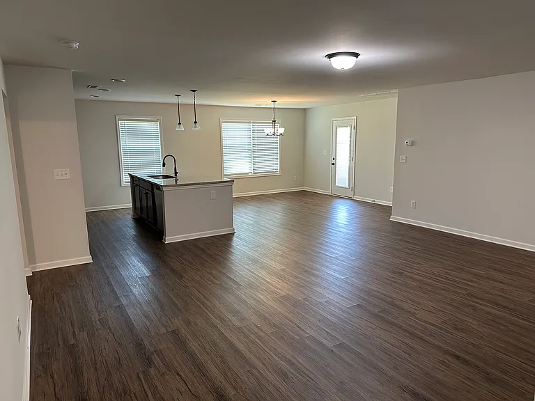 212 Hydra Cir — Photo 7