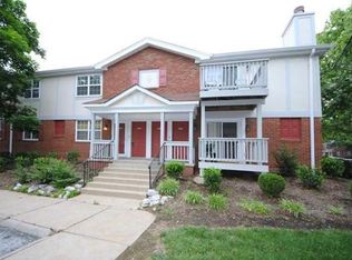 8901 N Swan Cir, Saint Louis, MO 63144