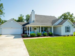 61 Oak St, Ray City, GA 31645