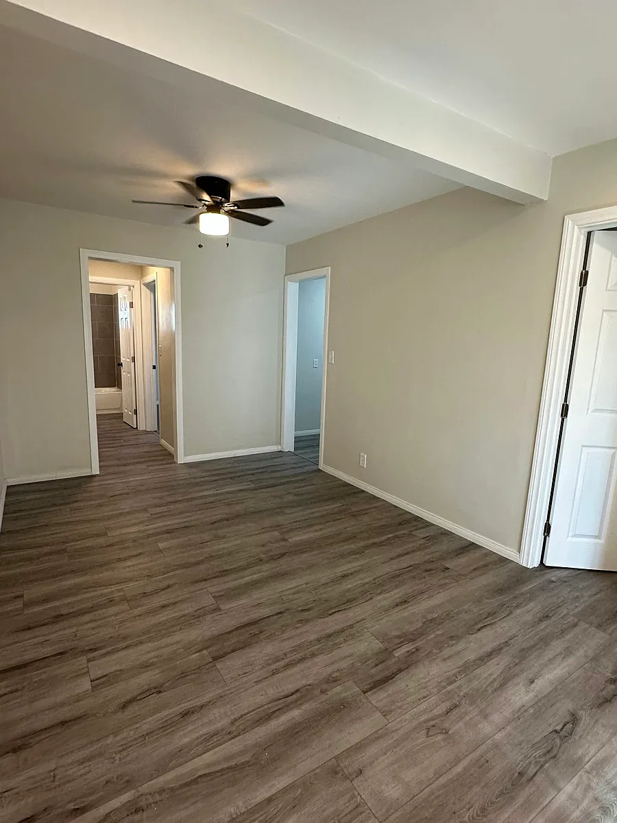 Building Photo - 1101 Daisy Ave #2