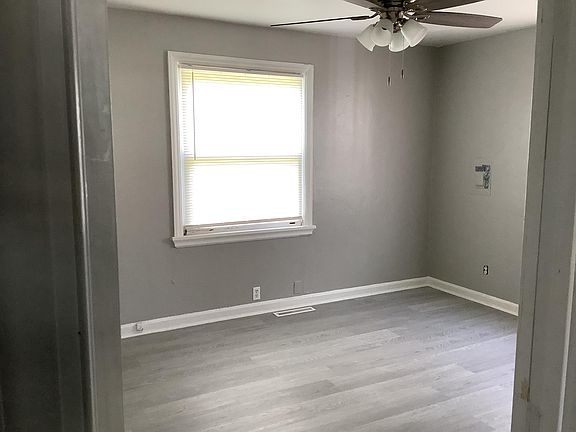 4th image of 719 Lanier Cres