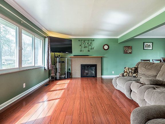 3rd image of 2722 Glencairn Dr