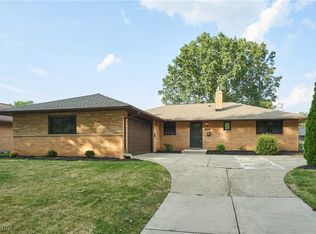 15356 Hickox Blvd, Middleburg Heights, OH 44130