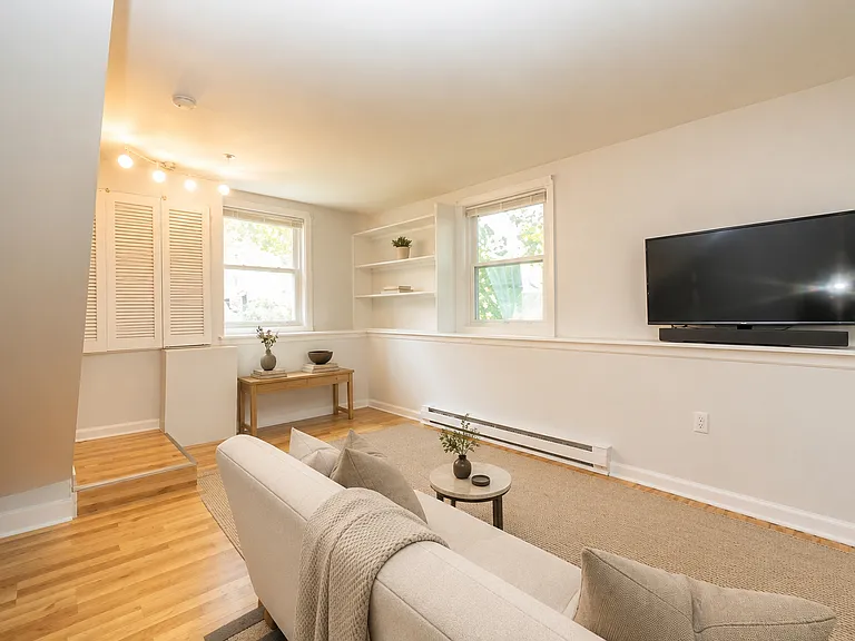 19 Dalrymple St #2 — Photo 1