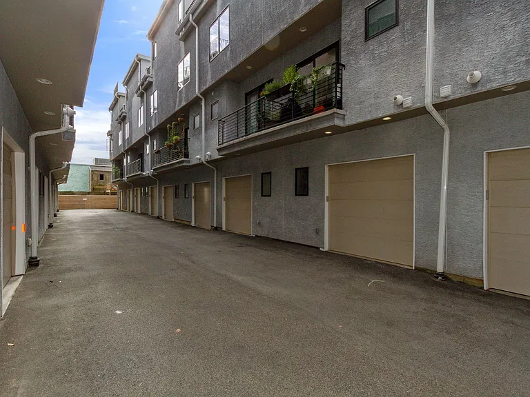 1337 N Howard St — Photo 16