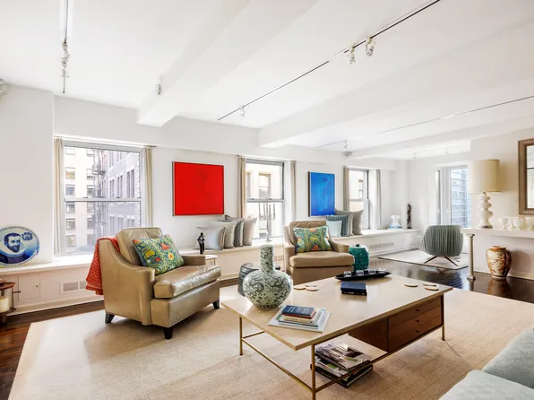 176 Broadway image 1 of 10