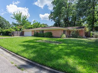 101 S Woodsway St E, Conroe, TX 77301