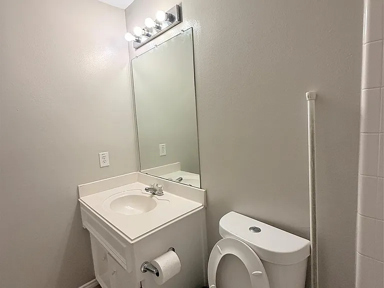 12818 Magenta Oaks Dr — Photo 17