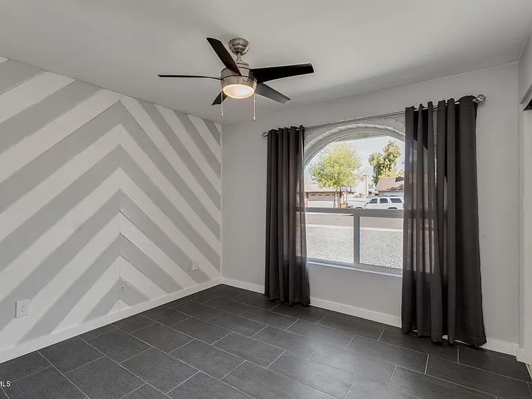 1115 W Barrow Dr — Photo 28