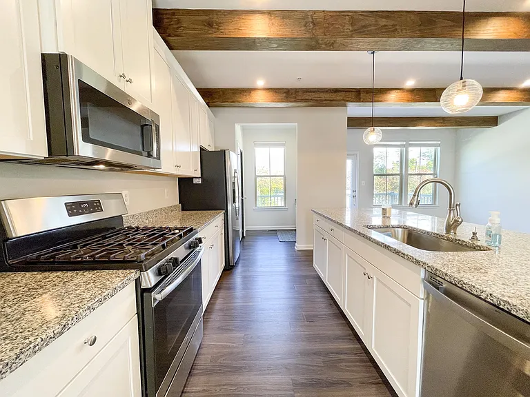 10132 Dorsey Ln — Photo 18