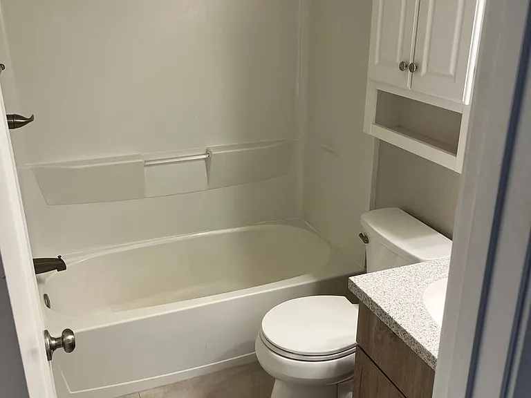 1602 Garfield Ave #8 — Photo 11