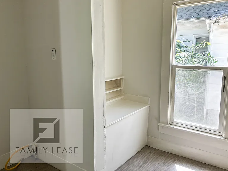 923 W Marietta St — Photo 8