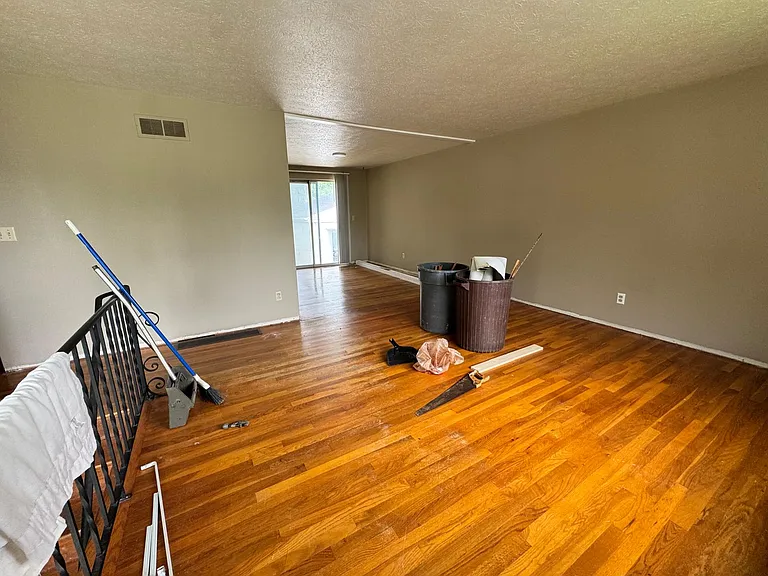 1394 Seaton Ct — Photo 4