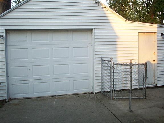 3rd image of 2138 W Bataan Dr