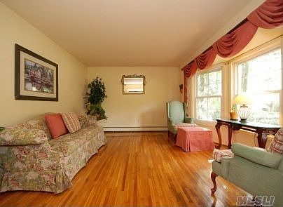 1st image of 39 Burham Dr