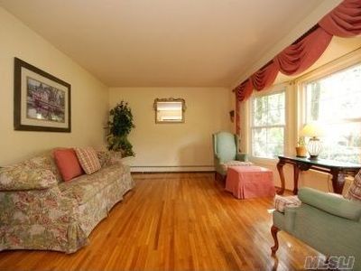 39 Burham Dr, Smithtown, NY, 11787