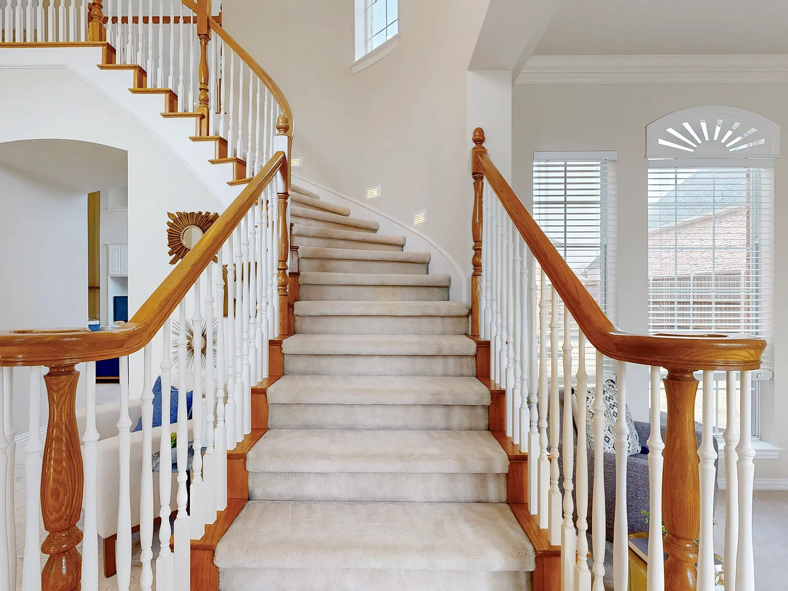 5 bed, 3703 sqft, $4,495 — Photo 4