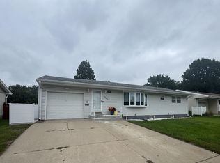 2002 Sunset Ave, Norfolk, NE 68701