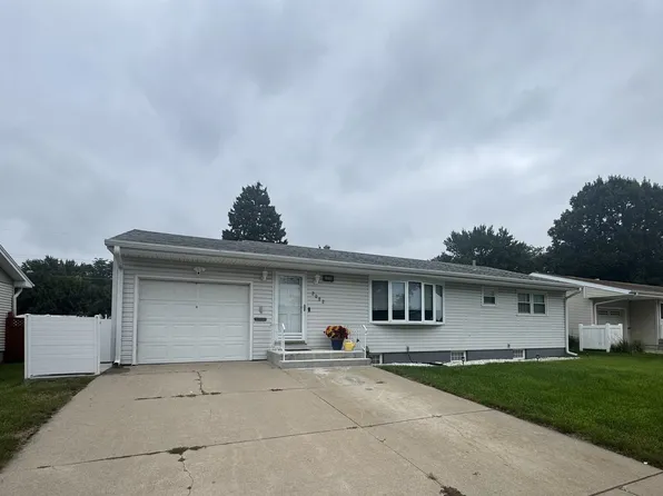 2002 Sunset Ave, Norfolk, NE 68701