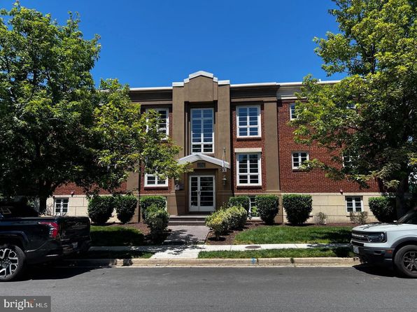 1219 Oronoco St #203