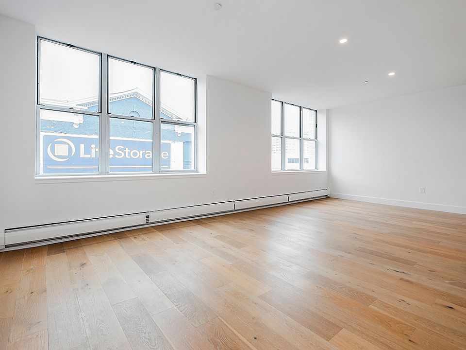 1st image of 275 Park Ave APT 3O