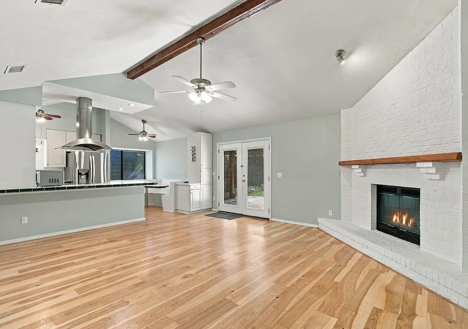 Neptune Beach Classic Design — Photo 4