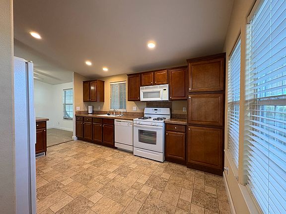5th image of 2400 Alpine Blvd Space 135