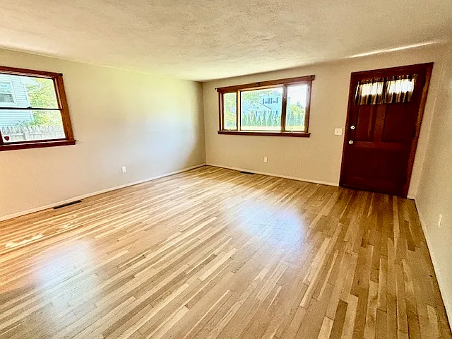 838 E Center St — Photo 8