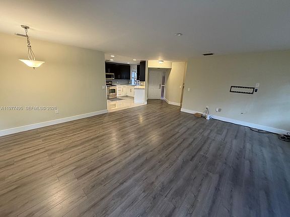 4th image of 5091 Splendido Ct APT F