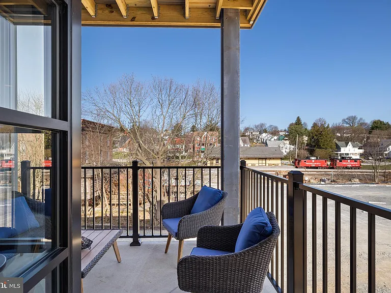 190 Cambridge Blvd — Photo 18