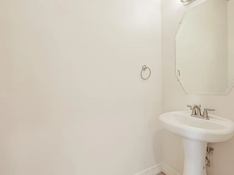 2540 Prospect St #C — Photo 28