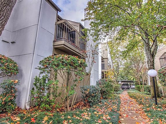 3rd image of 10049 Westpark Dr APT 190