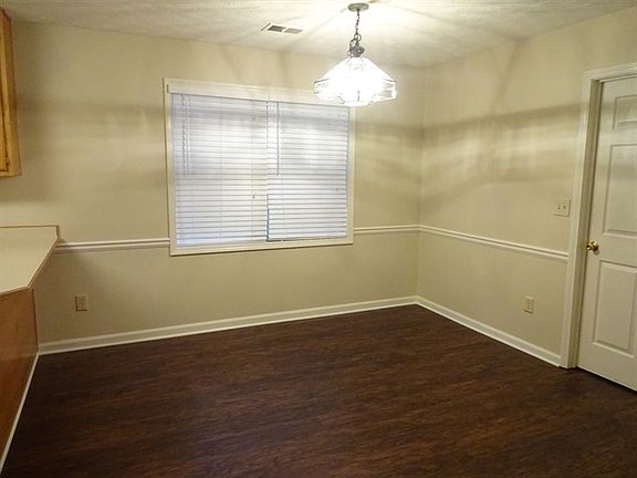 4th image of 2122 Amherst Trl SE