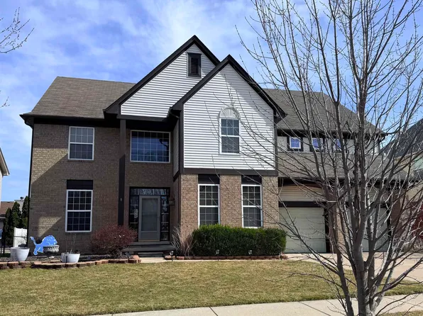 46514 Chalmers Dr, Macomb, MI 48044