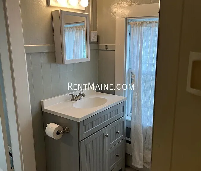 232 Center St #3 — Photo 7