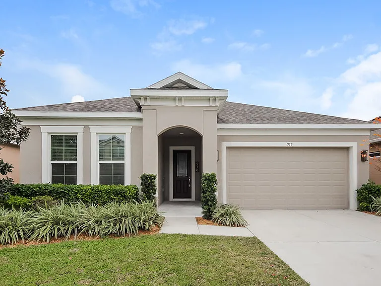 978 Maypole Dr — Photo 1