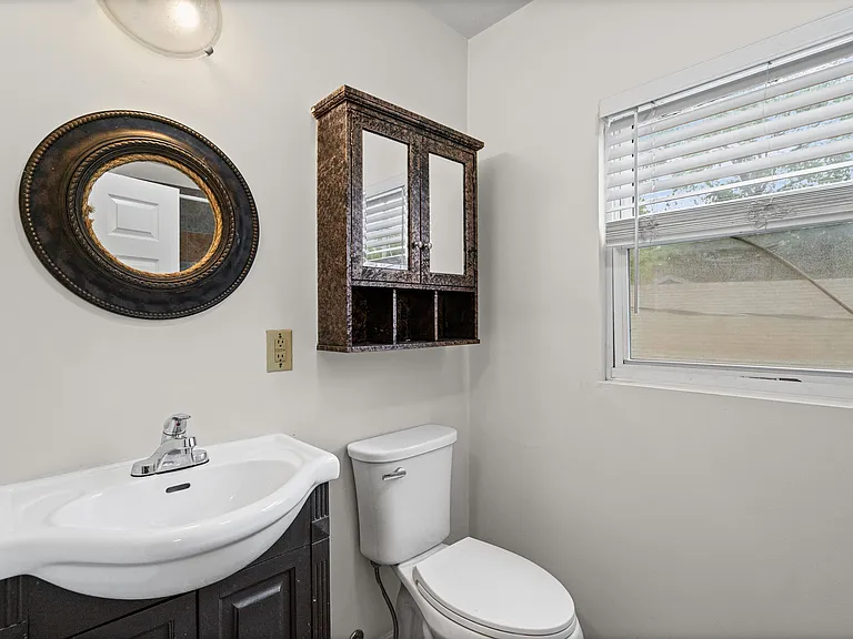 504 Blue Ridge Blvd #B — Photo 12