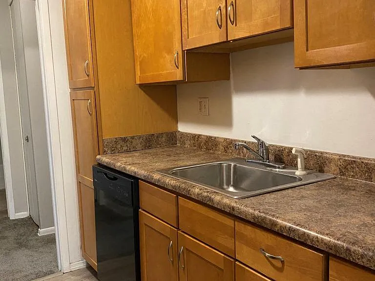 Riverhill Apartments — Photo 84