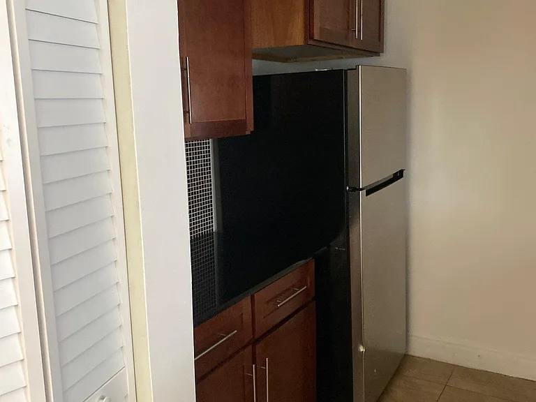 1444 Windsor Ct #1 — Photo 4