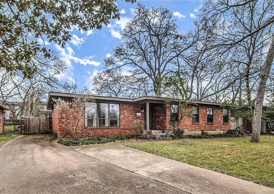 1st image of 10412 Lake Gardens Dr