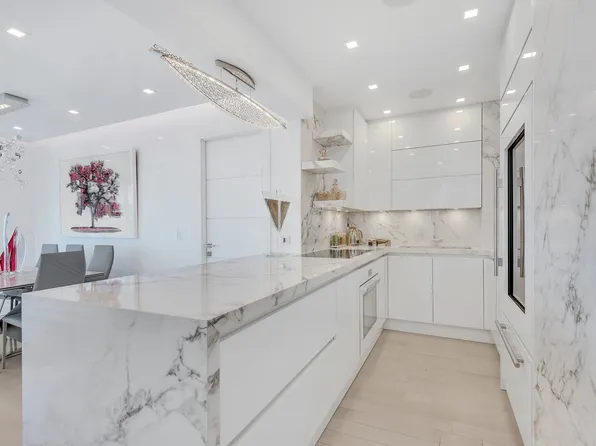 200 East 69th Street image 8 of 26