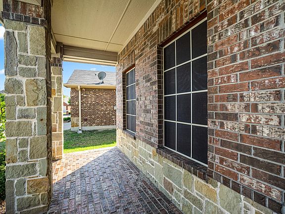 3rd image of 536 Vidalia Ct