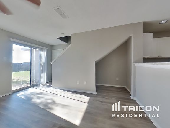 3rd image of 3708 Venera St
