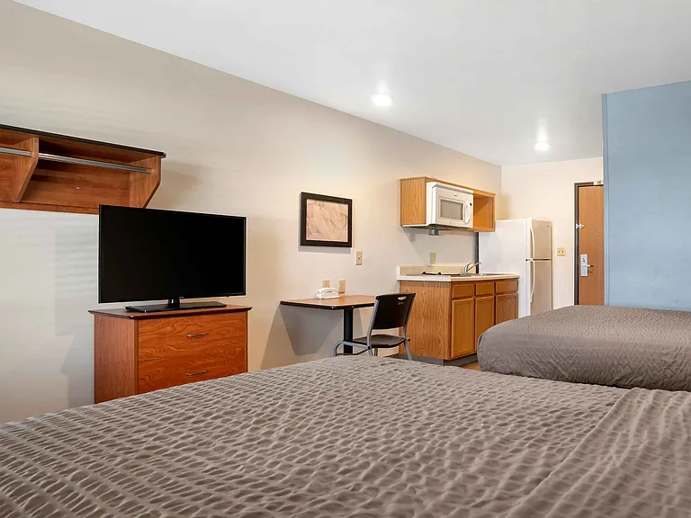 Studio Suite - 2 Full Beds