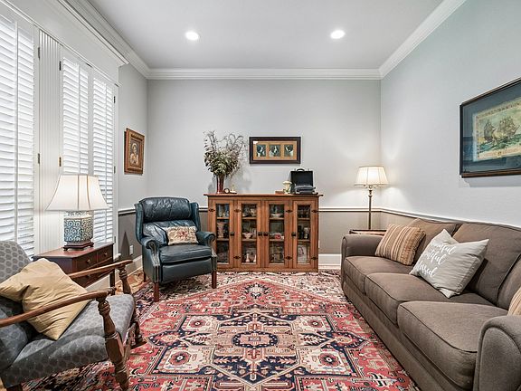 4th image of 3718 Lakeview Dr