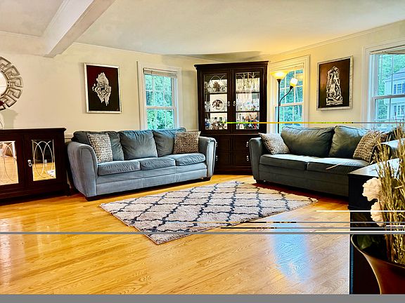 4th image of 177 Pond St