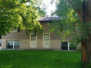 715 5th St #B, Colona, IL 61241