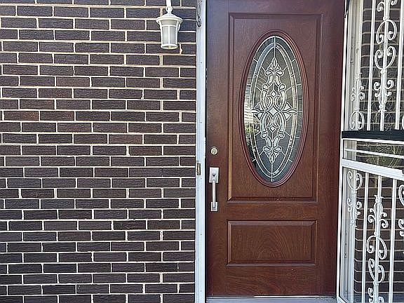 2nd image of 15W625 Virginia Ln