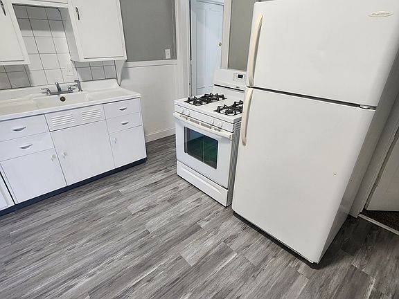 3rd image of 450 Willett St Unit 2